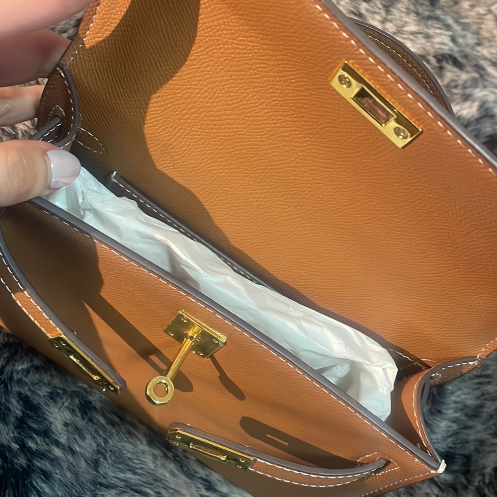Classic Tan genuine Leather Top-Handle Crossbody Bag - Picture 3 of 4